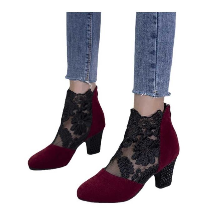 Дамски обувки и мокасини