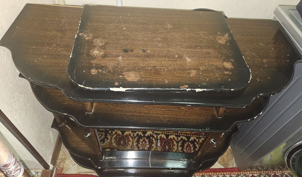 Продаю подставку под телевизор / мебельный шкаф