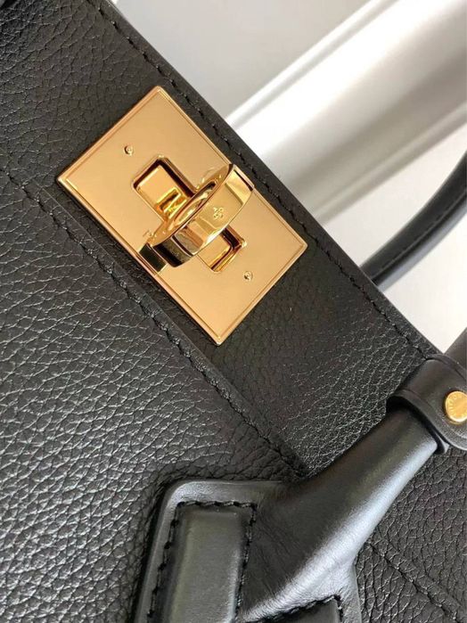 Geanta Louis Vuitton On my Side