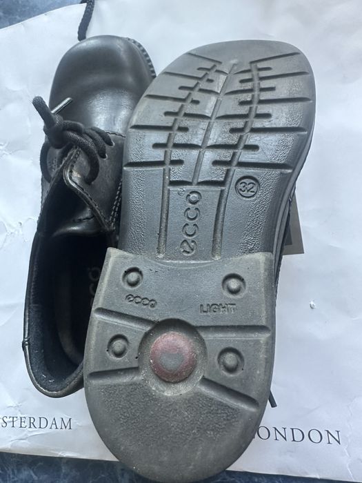 Продаются мальчиковые туфли 32 размер.