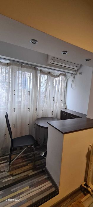 Ofer garsoniera spre închiriat
