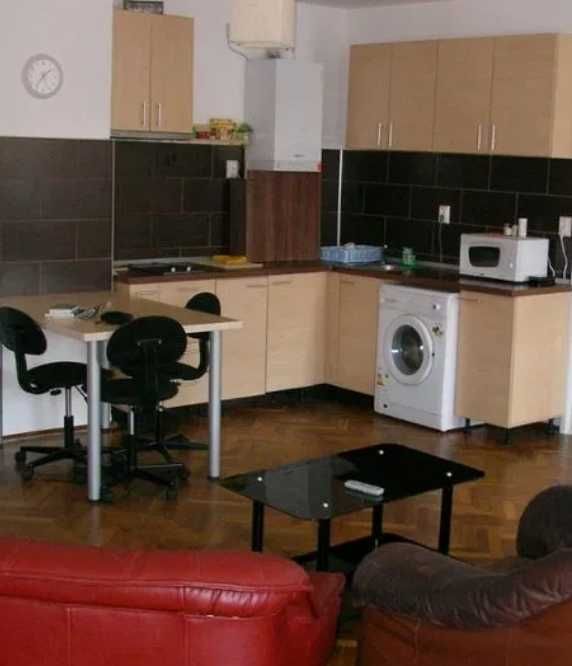 Дава се под наем Едностаен апартамент в Бургас, Лазур - 30 кв.м за 158.1 € - Снимка #1