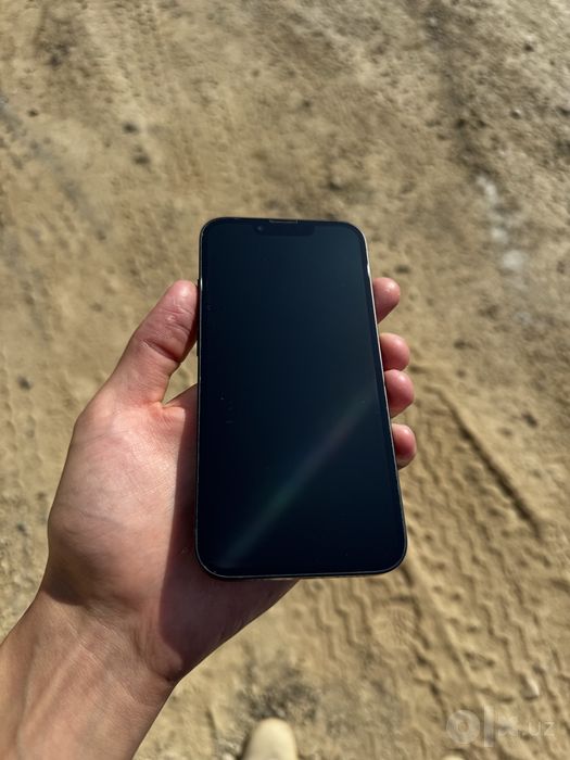 iPhone 13 LLA region