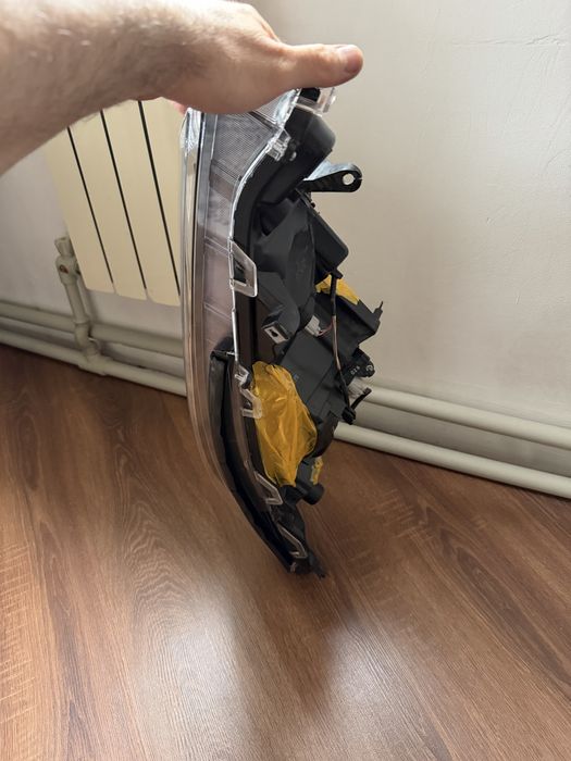 Фара рав 4 2020 г