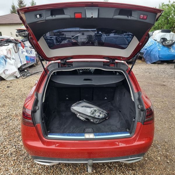 Mercedes C220 W205 фейслифт комби 2021г. на части 46000км.