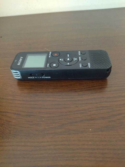 Продавам цифров диктофон Sony ICD-PX470