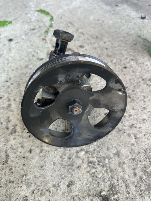 Хидравлична помпа Хюндай Санта Фе / Hyundai Santa Fe 2.7