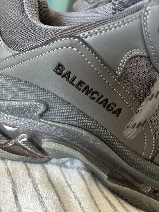 Balenciaga triple S grey