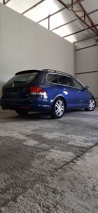 Volkswagen Golf 6 1.6 TDI • 2010 • Climatronic • Scaune Încălzite • Pilot Automat