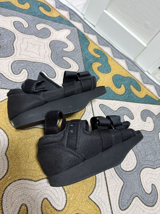 Специальные ботинки Барука