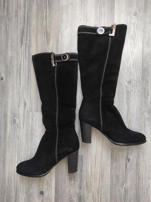 Продам зимние сапоги.