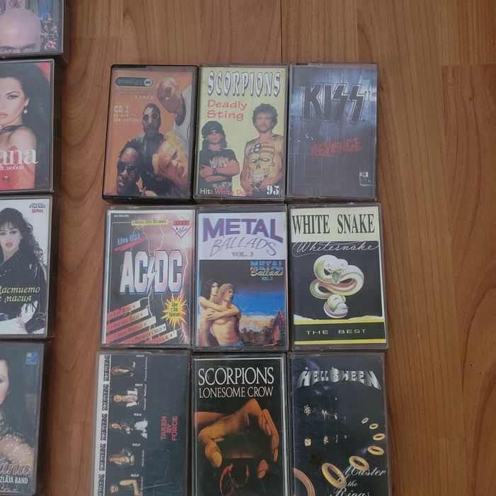 Касетки попфолк и метъл и cd дискове