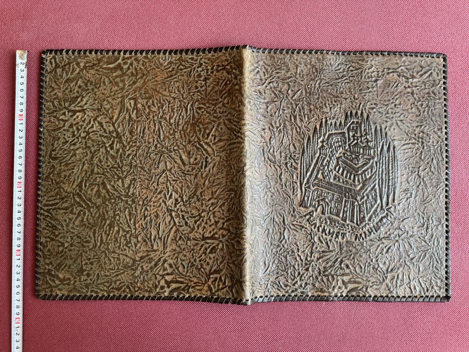 Стари ретро винтидж луксозни кожени папки А3 и А4 за грамоти и отличия