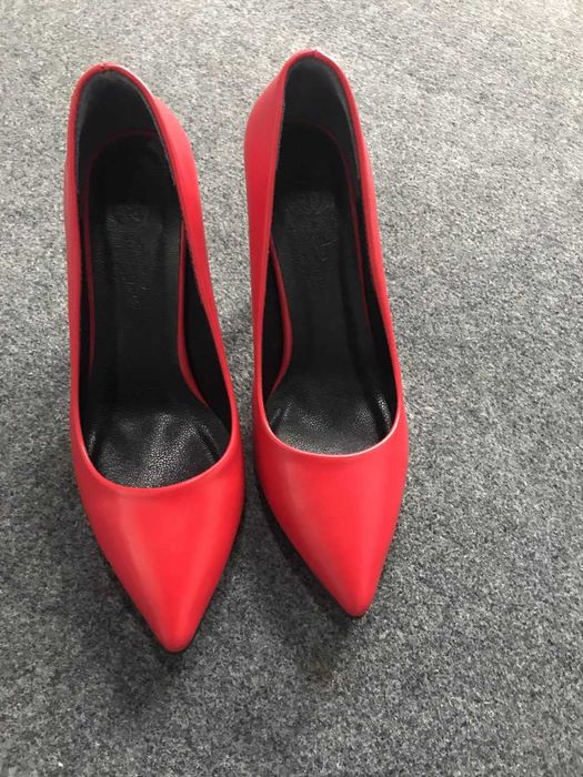 Новые туфельки шикарного цвета