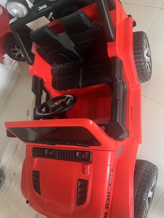 Masina Ride on cu control parental