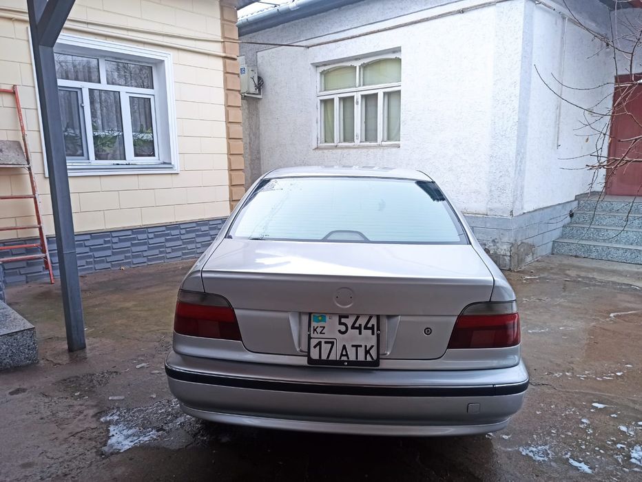 Автомобиль БМВ Е39 2000г