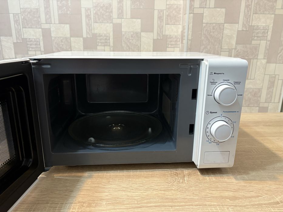 Микроволновка Midea