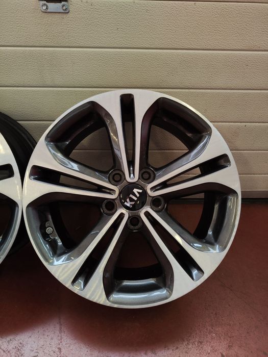 17"5x114.3/67.1 оригинални джанти от Kia