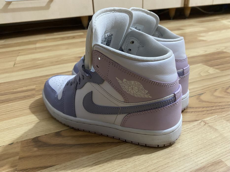 Air Jordan 1 Mid “indigo Haze Doll White “