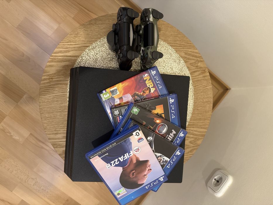 ps4 pro 1TB + диски
