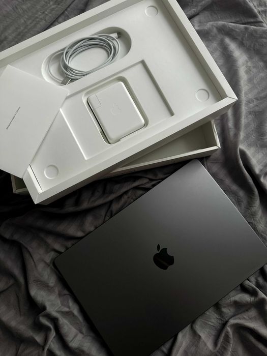 Macbook m1 max 32gb, 16', 1tb