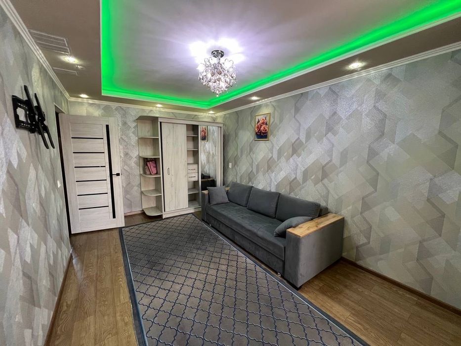 Сдается 1 комнатная квартира 
С мебелью 
В горде Алмалыке