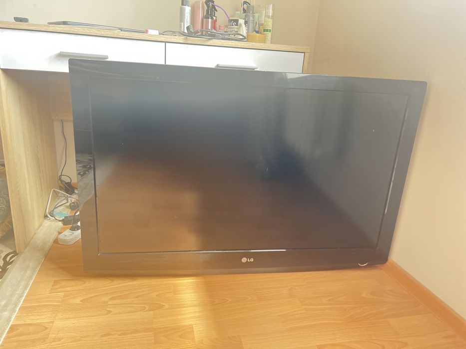 Продам телевизор LG