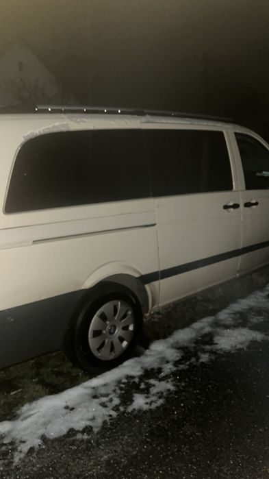 Vând Mercedes vito