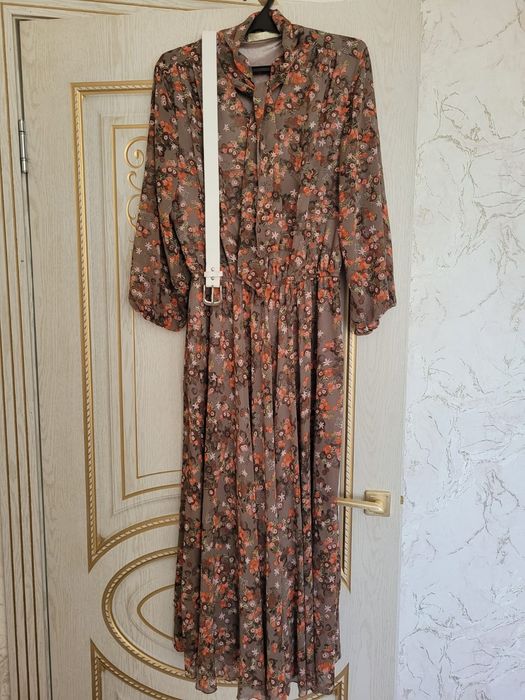 Продам женские платье 4000т