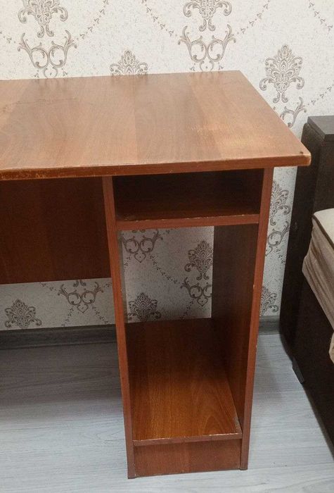 Игровой ПК uchun stol sotiladi