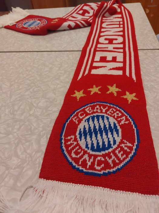 Фенски шалове на FC Бauern Munchen, Borussia Dortmund  и Brondby, нови