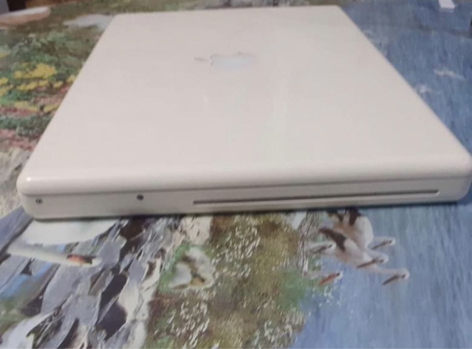 Лаптоп Apple MacBook