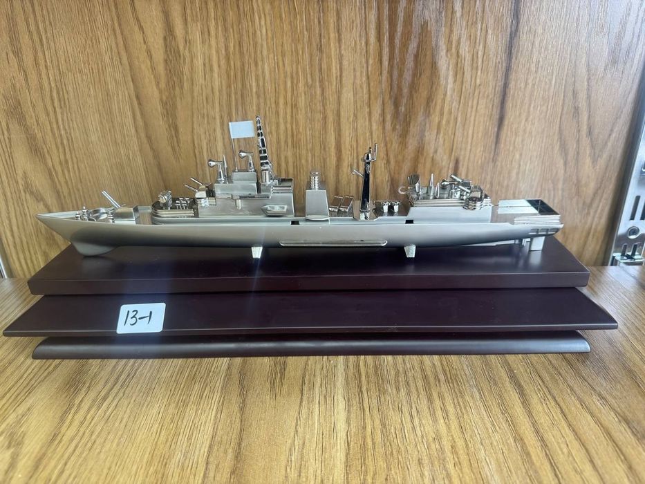 Корабль  из титана модели