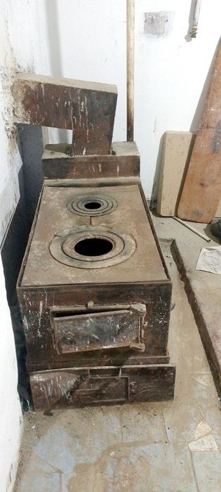 Пеш сатылады бағасы 35000 сауда бар