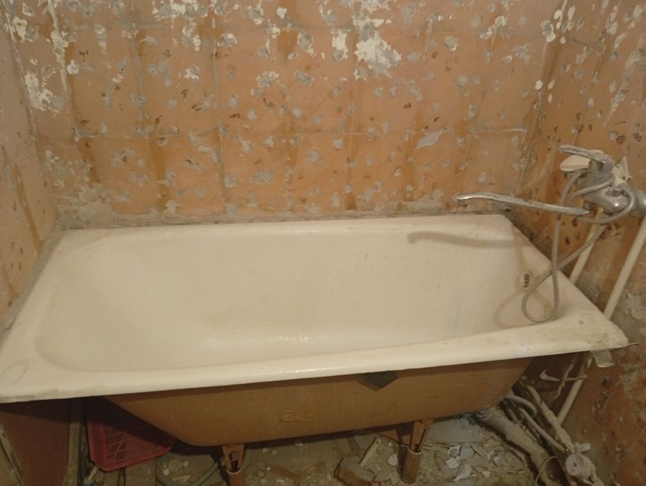 Продам чугунную ванну
