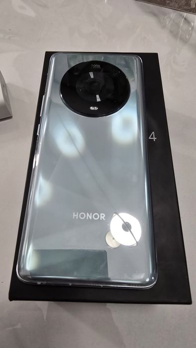 Vând Honor Magic 4 Pro - 256GB - Stare Excelentă (Puțin utilizat)