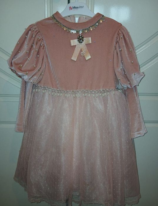 Продам детские платья