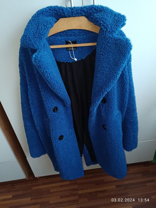 Palton M nou  250 ron