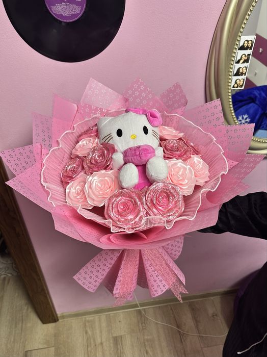 Buchete trandafiri satin