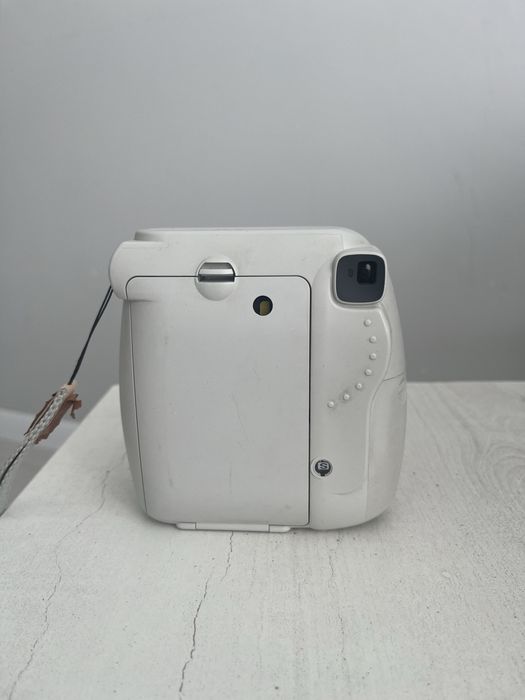 Продается Instax mini 9