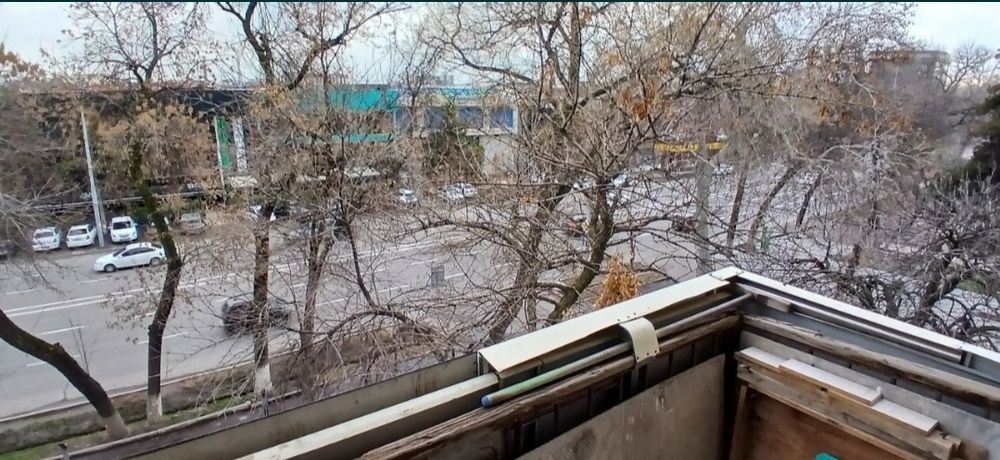 2/4/5 Буюк Ипак Йули Максим Горький 37м2 Средний ремонт Срочно