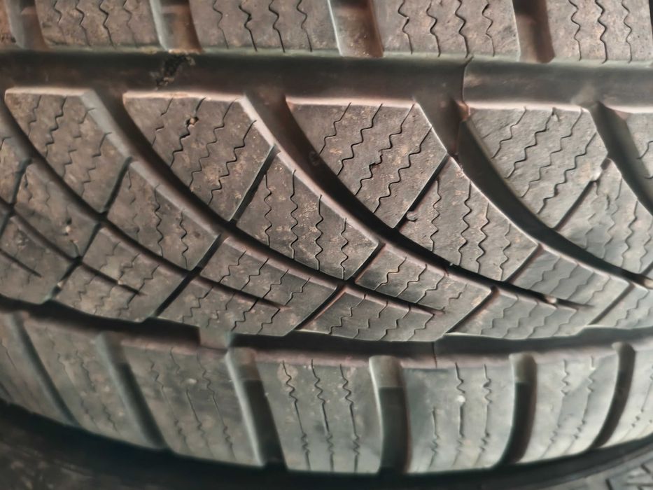 Vand 4 anvelope all season!