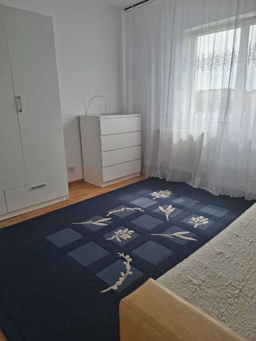 Proprietar inchiriez apartament 3 camere