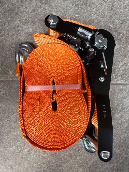 Колани с тресчотка