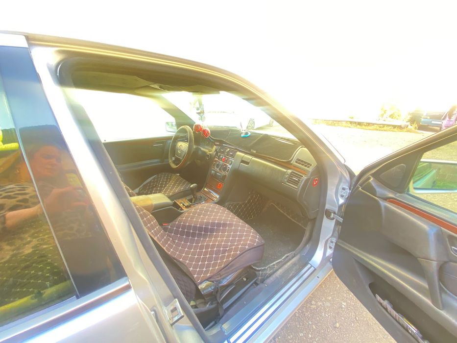 Продам Mercedes-Benz E200