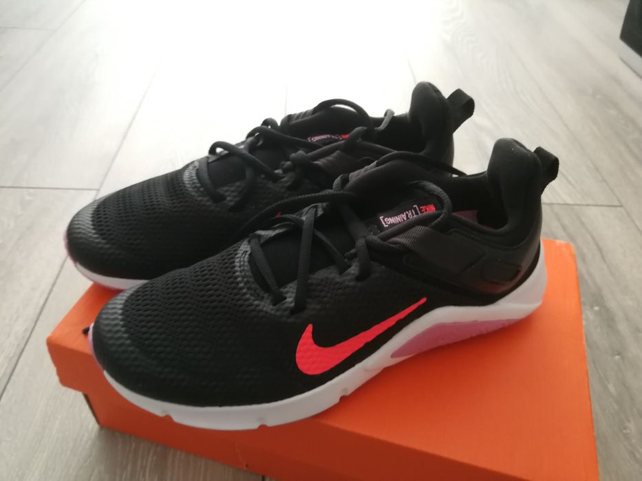 Маратонки Nike Legend Essential