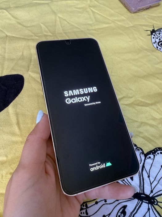 Samsung S23+.
