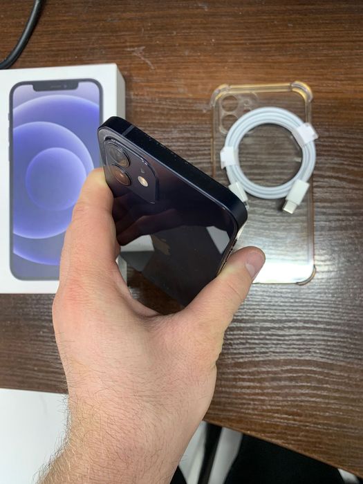 Айфон 12 в отличном состоянии