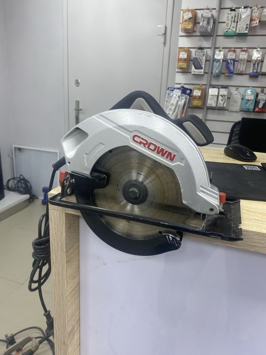 Дисковая пила Crown CT15188 TM79