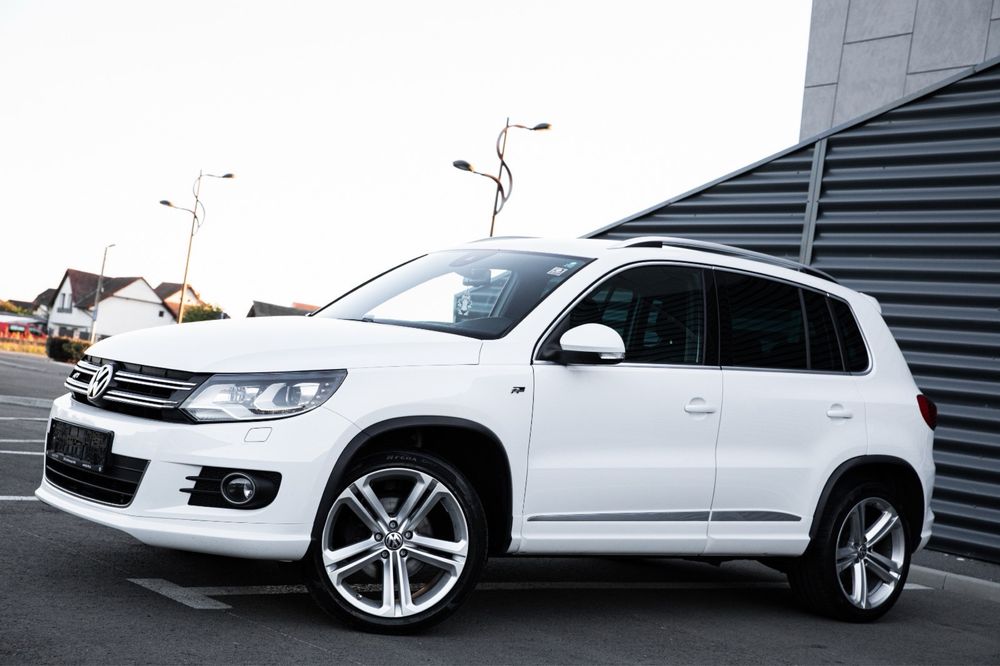 VOLKSWAGEN Tiguan